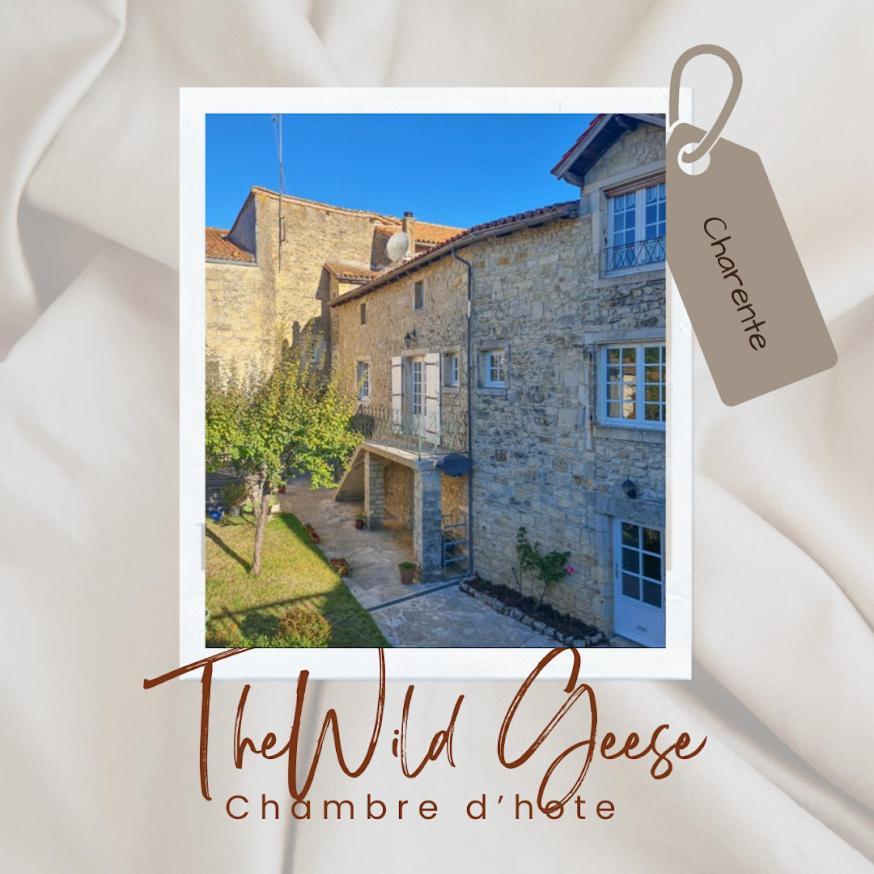 The Wild Geese Bed & Breakfast Nanteuil-en-Vallee ภายนอก รูปภาพ